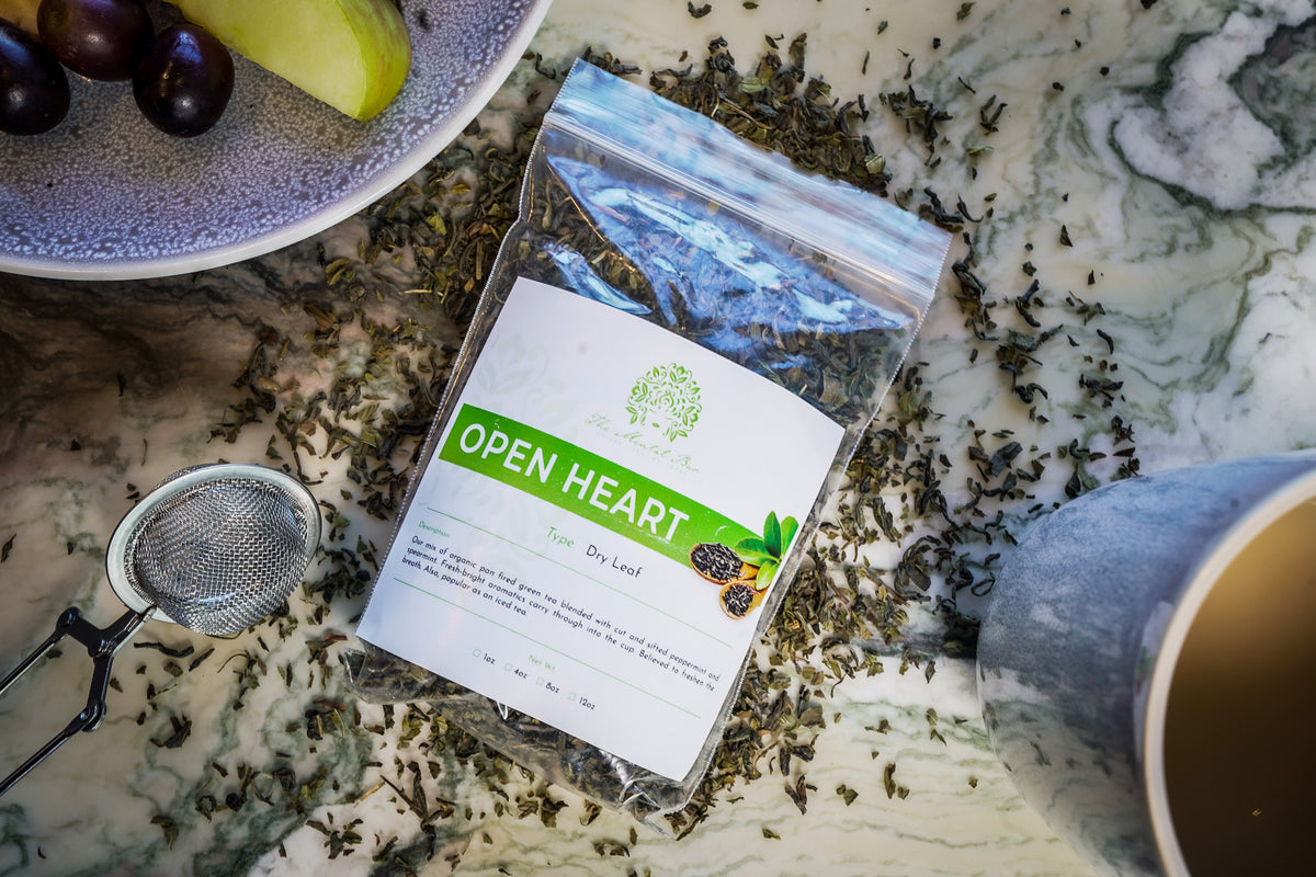 Open Heart organic green tea with peppermint and spearmint leaves.